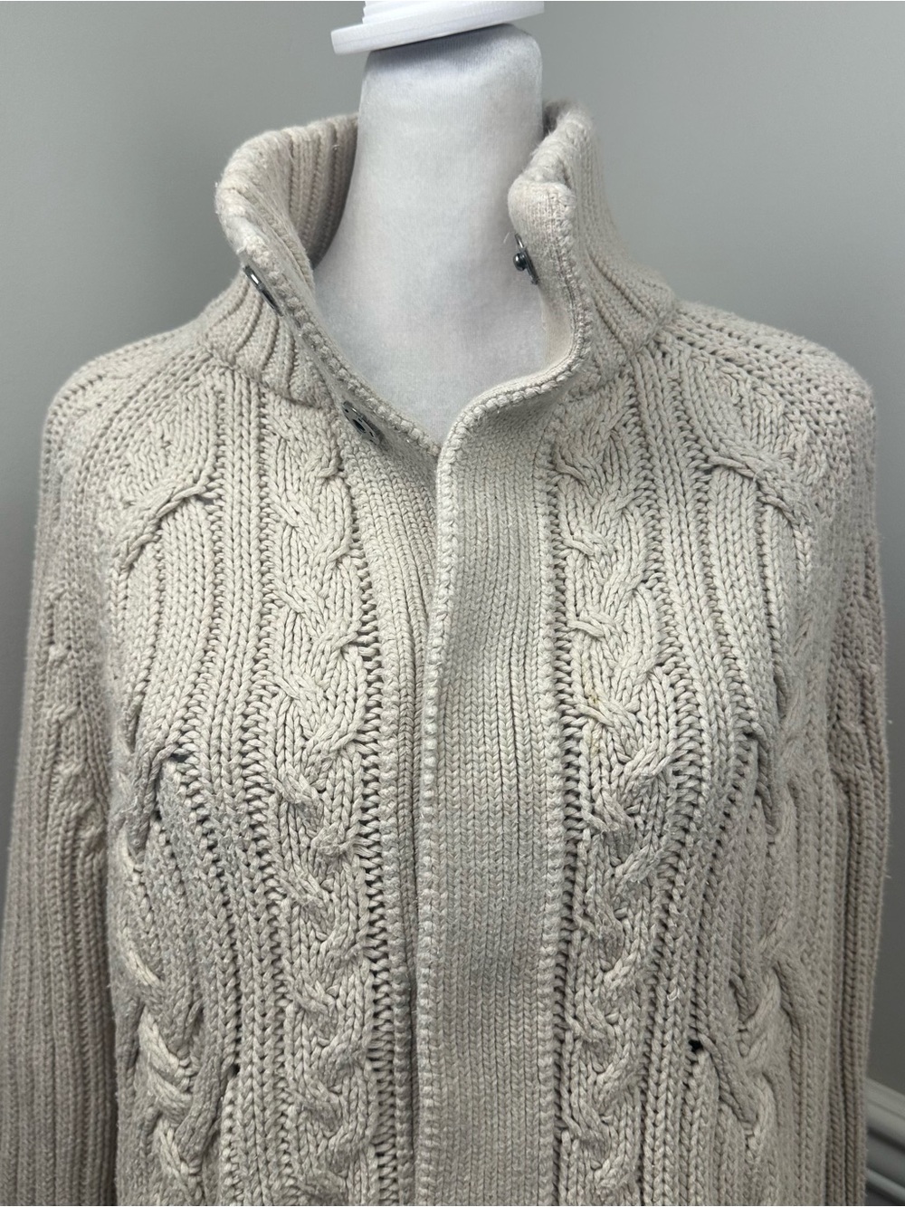 Banana Republic Cream Cable-Knit Snap button Cardigan M - Picture 2 of 4